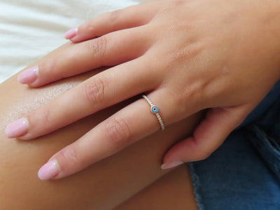 Eye diamonds ring